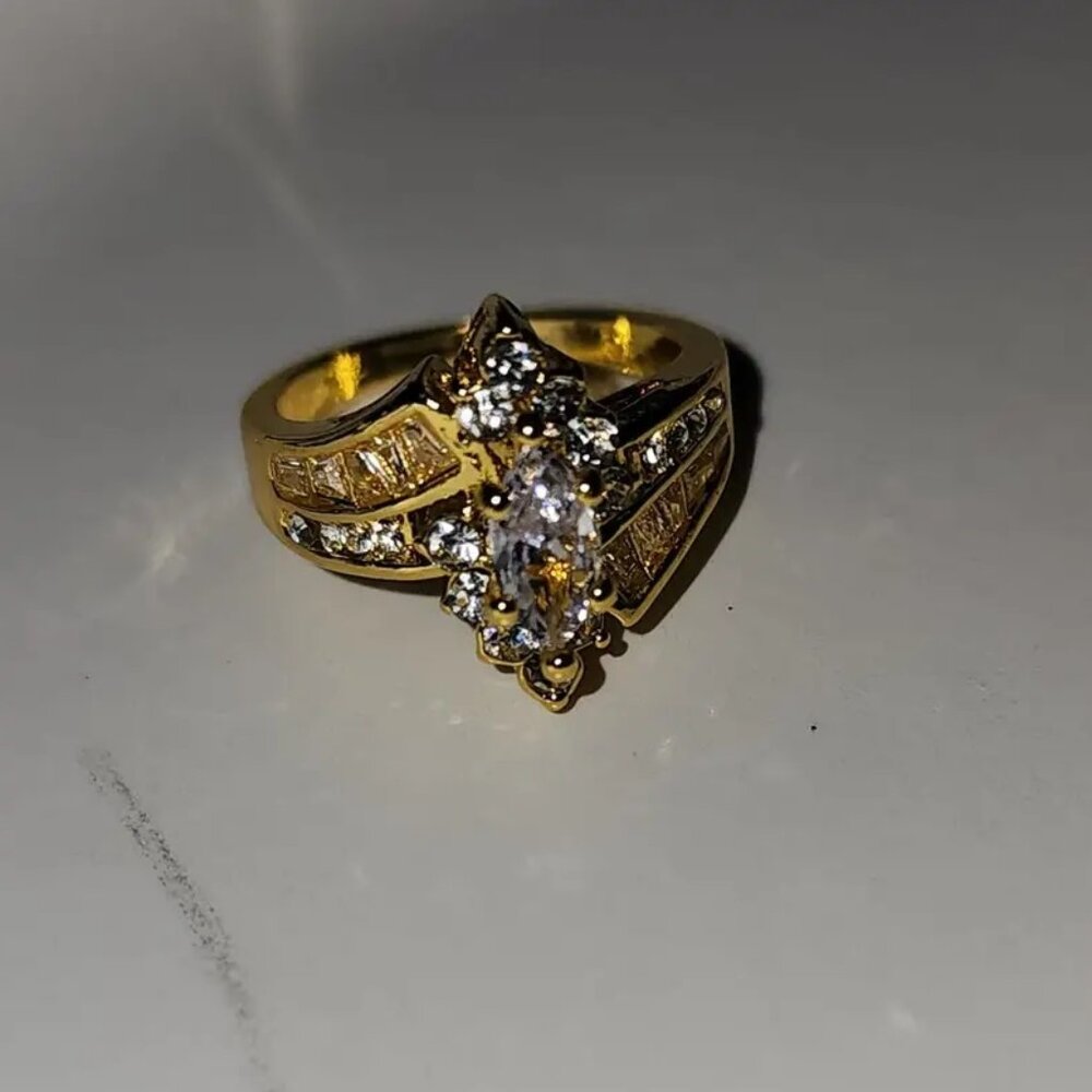 18kt Gold Plated Marquise Cut Zirconia Inlaid Ring